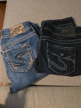Silver Jeans Women's Skinny Jeans - Blue & Black Pair